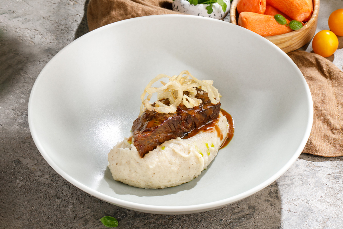 Говяжьи щёчки с трюфельным пюре